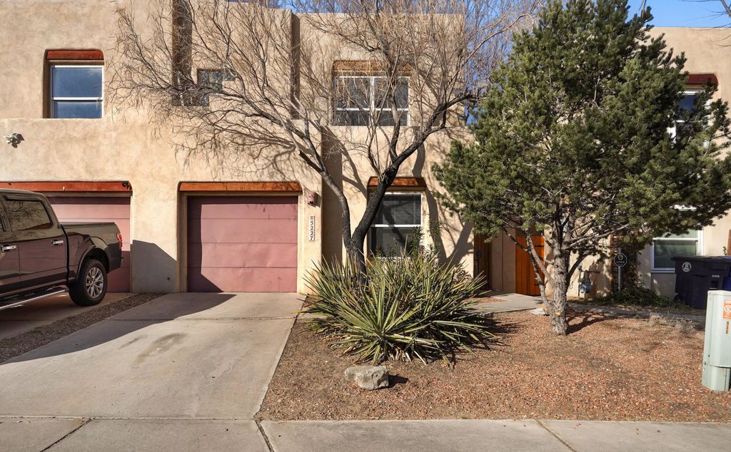 5227 Chris Court NW, Albuquerque, NM 87120