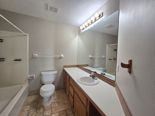 3545 Blue Jay Way 107, Eagan, MN 55123
