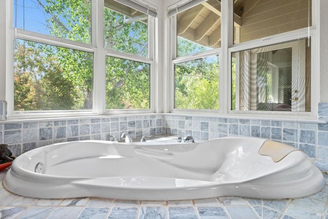 5081 Highway 175, Hopland, CA 95449