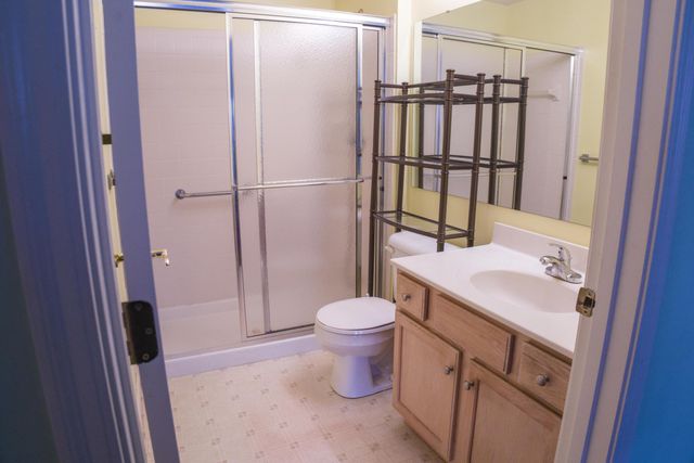 1200 Vina Vista Drive, 202, Cold Spring, KY 41076