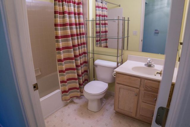 1200 Vina Vista Drive, 202, Cold Spring, KY 41076