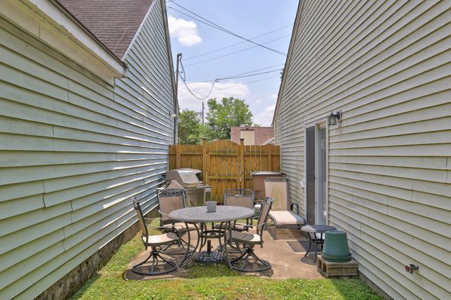 702 Maple Pl, Nashville, TN 37216