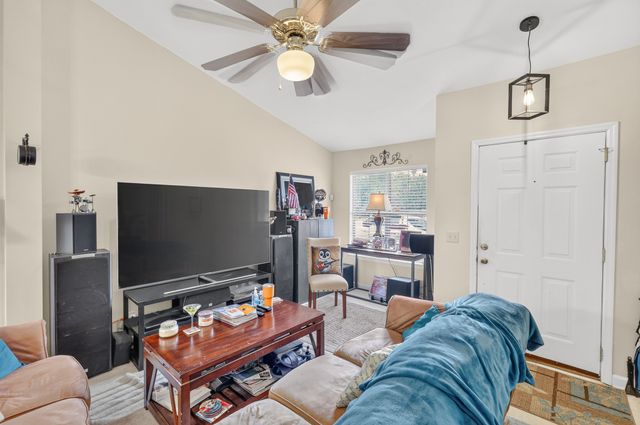 702 Maple Pl, Nashville, TN 37216