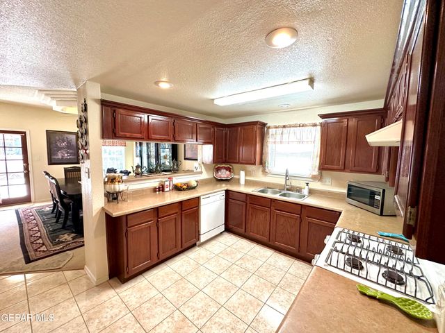 3064 TIERRA NORA Drive, El Paso, TX 79938