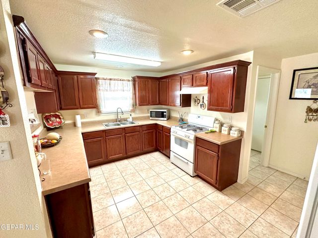 3064 TIERRA NORA Drive, El Paso, TX 79938