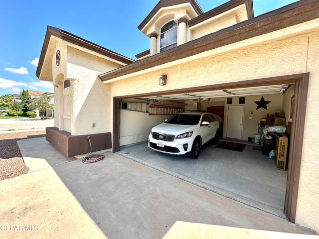 3064 TIERRA NORA Drive, El Paso, TX 79938