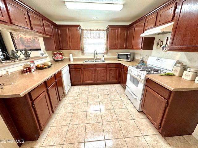 3064 TIERRA NORA Drive, El Paso, TX 79938