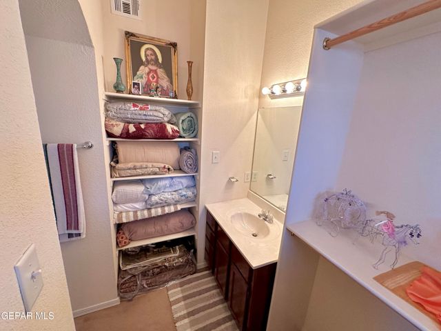 3064 TIERRA NORA Drive, El Paso, TX 79938