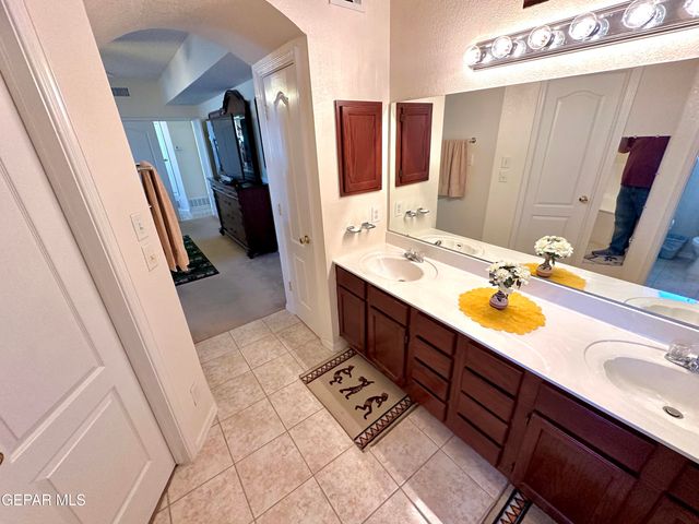 3064 TIERRA NORA Drive, El Paso, TX 79938