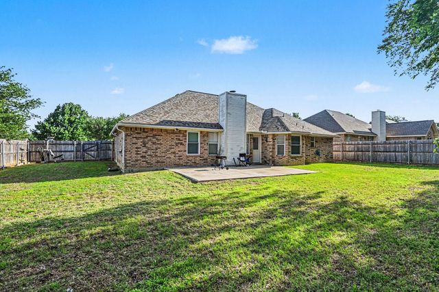 6700 Greenleaf Drive, North Richland Hills, TX 76182