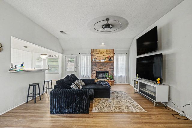 6700 Greenleaf Drive, North Richland Hills, TX 76182