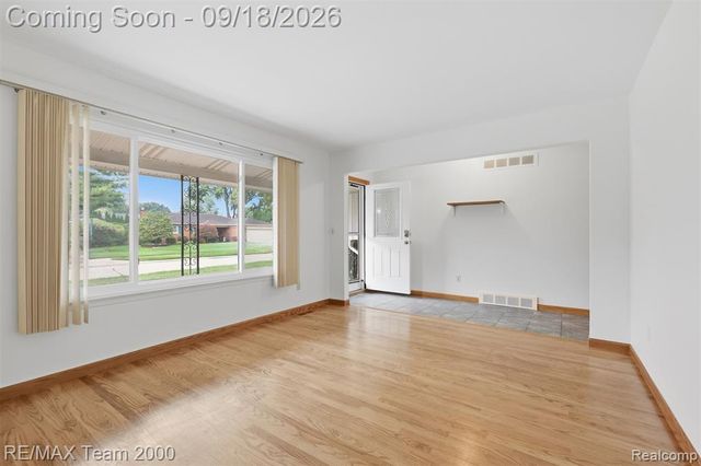 35512 Southampton Street, Livonia, MI 48154