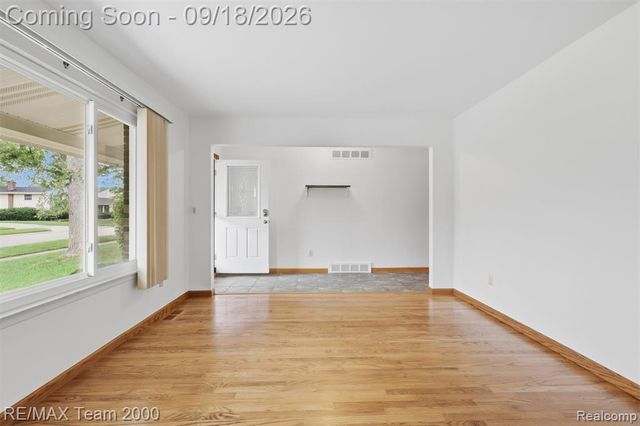 35512 Southampton Street, Livonia, MI 48154