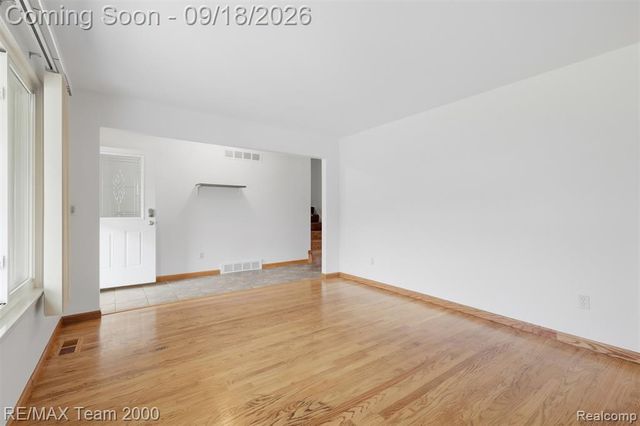 35512 Southampton Street, Livonia, MI 48154