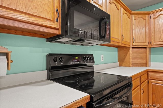 928 E 8th Street, Jeffersonville, IN 47130