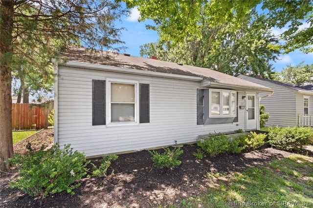 928 E 8th Street, Jeffersonville, IN 47130