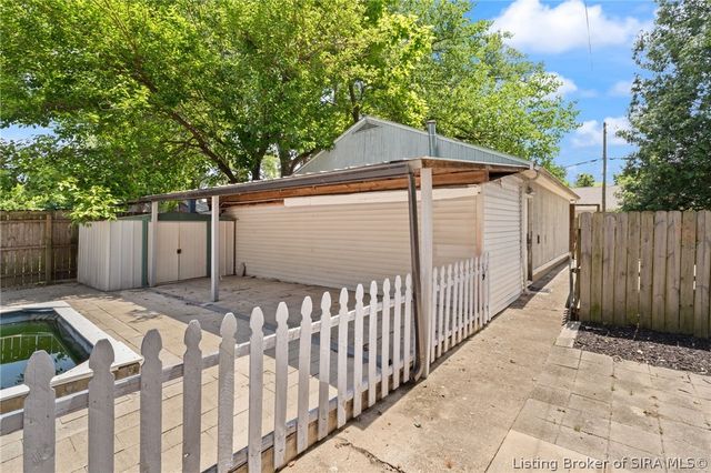 928 E 8th Street, Jeffersonville, IN 47130