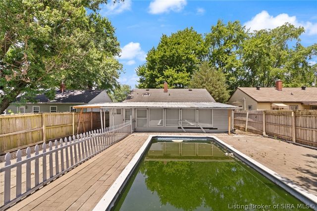 928 E 8th Street, Jeffersonville, IN 47130
