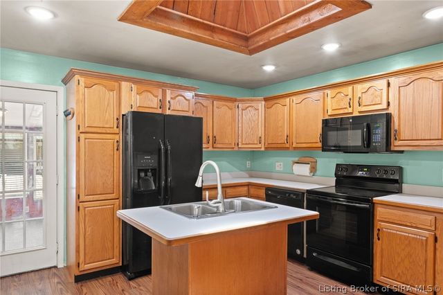 928 E 8th Street, Jeffersonville, IN 47130