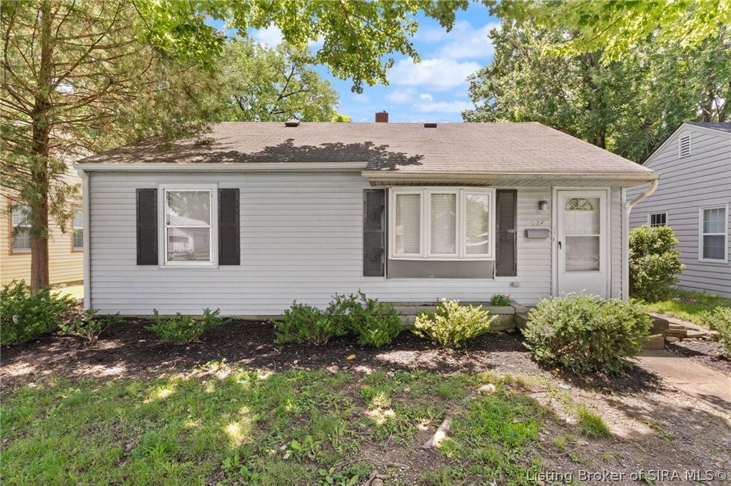 928 E 8th Street, Jeffersonville, IN 47130