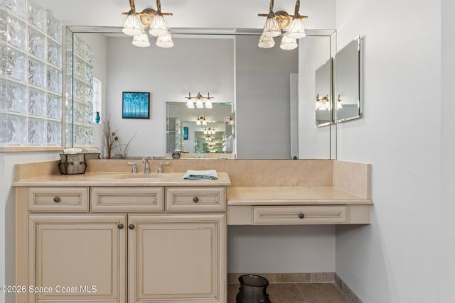 1360 S Village Square, Vero Beach, FL 32966