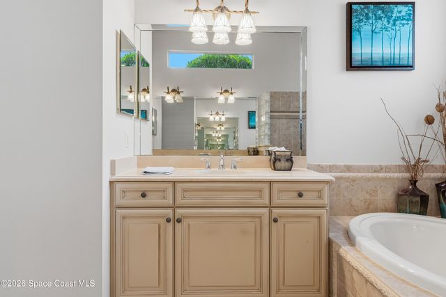 1360 S Village Square, Vero Beach, FL 32966