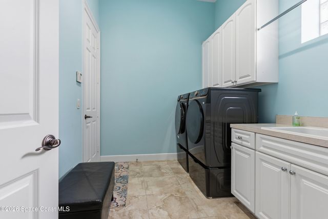 1360 S Village Square, Vero Beach, FL 32966