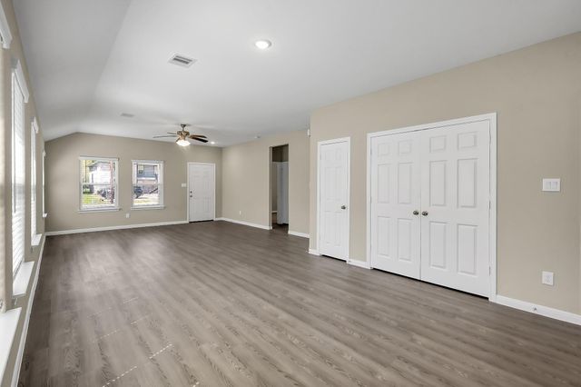 811 Jefferson Avenue, Cleveland, TX 77327