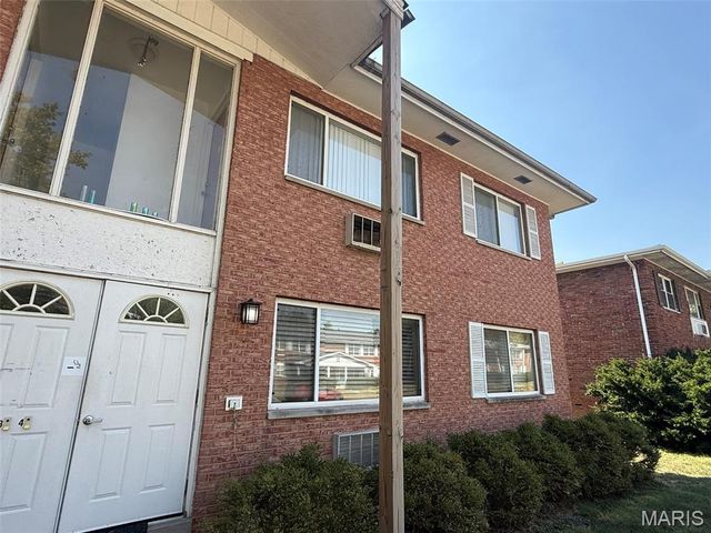 446 Olian Drive, Hazelwood, MO 63042