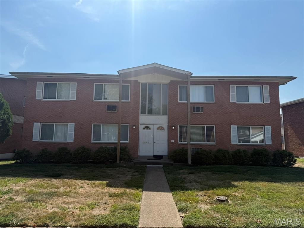 446 Olian Drive, Hazelwood, MO 63042