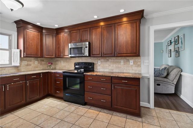 712 Waterstock CT, Chesapeake, VA 23322