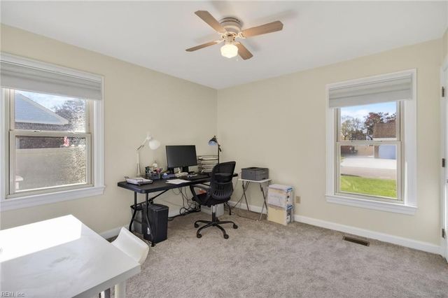 712 Waterstock CT, Chesapeake, VA 23322