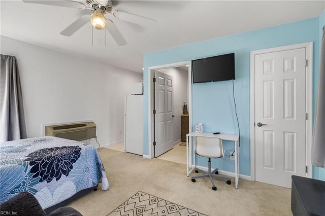 712 Waterstock CT, Chesapeake, VA 23322