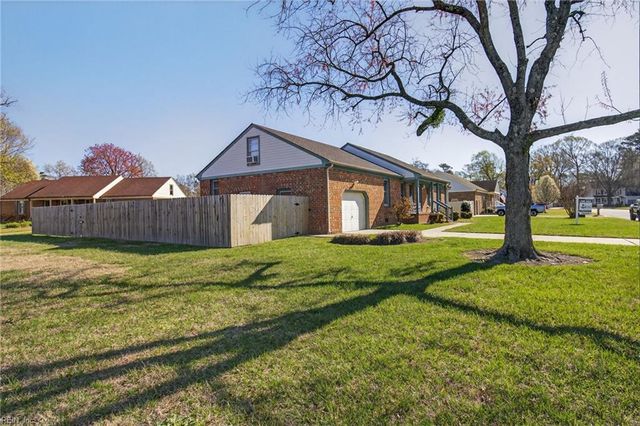 712 Waterstock CT, Chesapeake, VA 23322