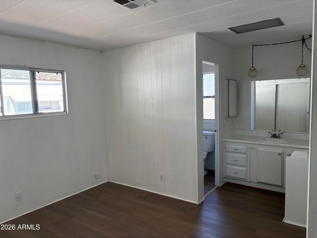 5747 W Missouri Avenue 20, Glendale, AZ 85301
