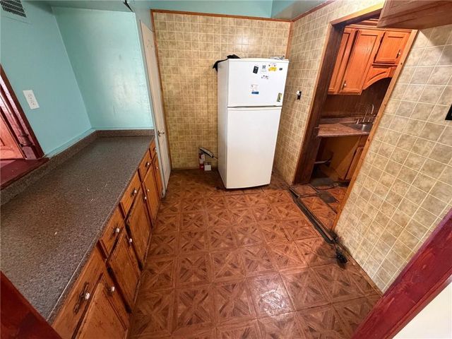 4417 N Oak Trafficway, Kansas City, MO 64116