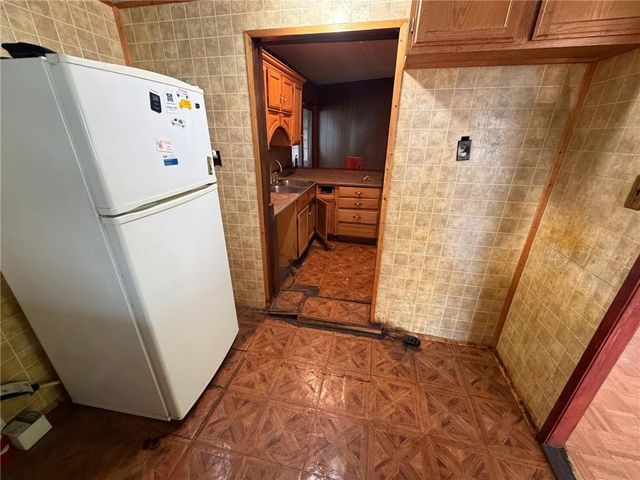 4417 N Oak Trafficway, Kansas City, MO 64116