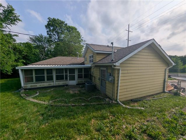 4417 N Oak Trafficway, Kansas City, MO 64116
