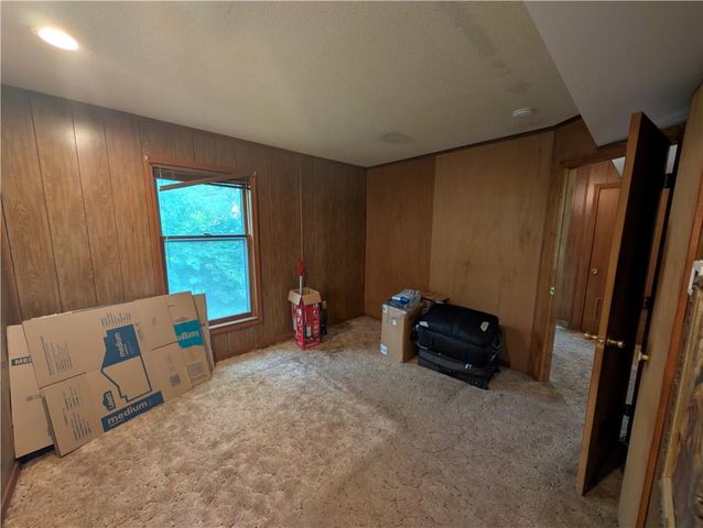 4417 N Oak Trafficway, Kansas City, MO 64116