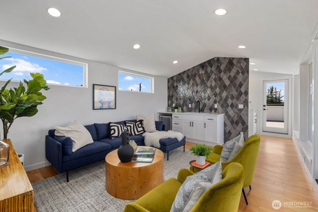 6103 S Norfolk Street, Seattle, WA 98118
