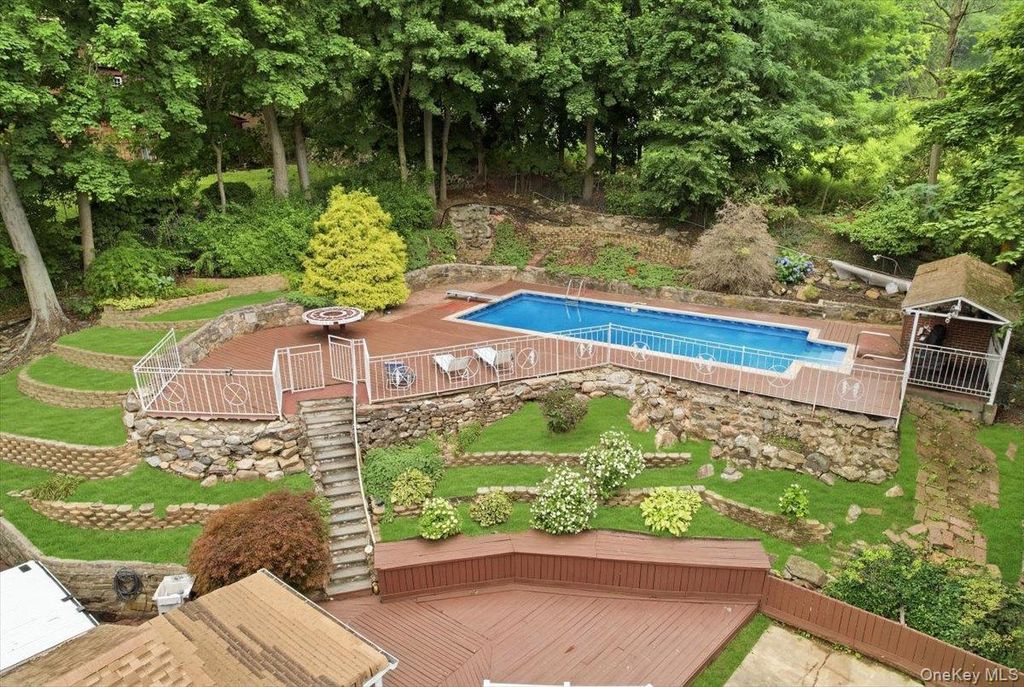239 Canterbury Road, White Plains, NY 10607 — photo 4