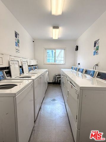 1222 Olive Dr 105, West Hollywood, CA 90069
