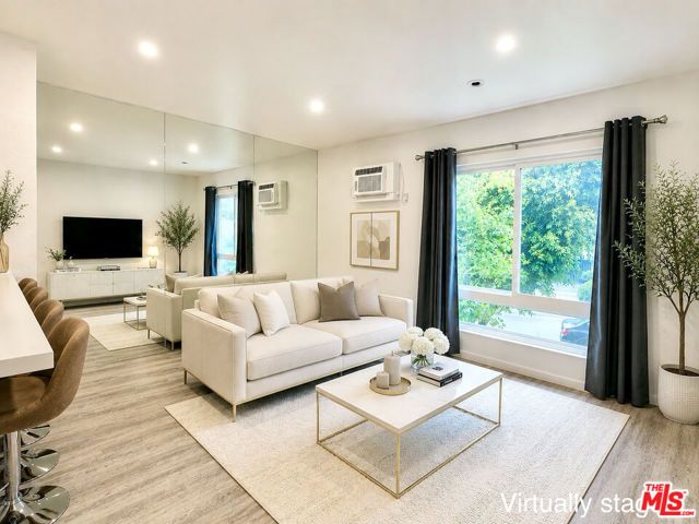 1222 Olive Dr 105, West Hollywood, CA 90069