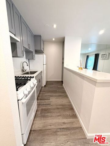 1222 Olive Dr 105, West Hollywood, CA 90069