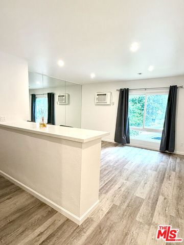1222 Olive Dr 105, West Hollywood, CA 90069