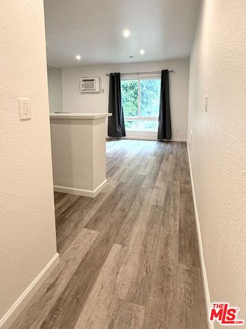 1222 Olive Dr 105, West Hollywood, CA 90069