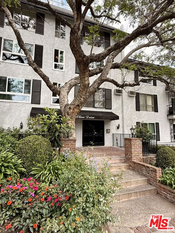 1222 Olive Dr 105, West Hollywood, CA 90069
