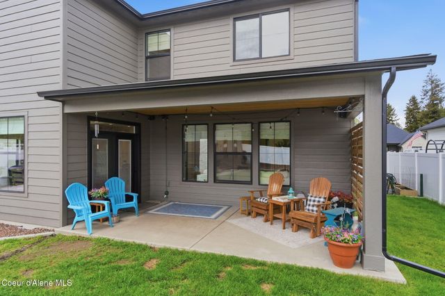 9061 N Raintree LN, Hayden, ID 83835