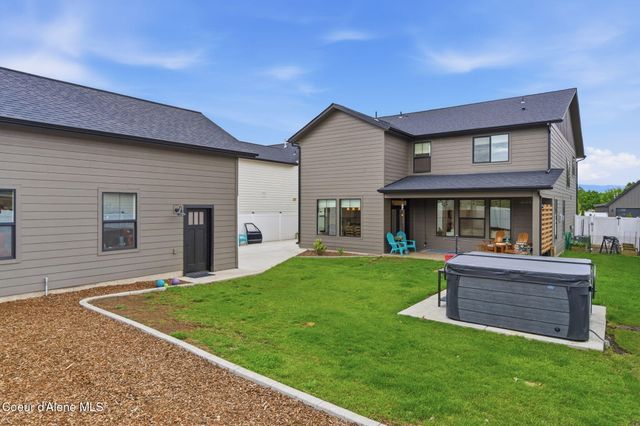 9061 N Raintree LN, Hayden, ID 83835