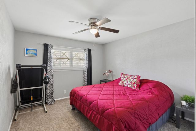 5705 Diamond Oaks Drive N, Haltom City, TX 76117